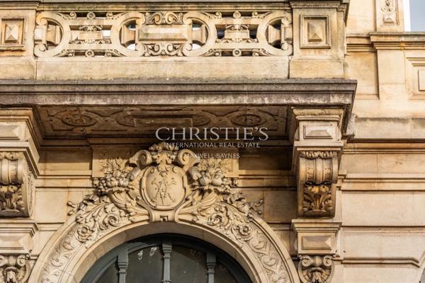 BORDEAUX / TRIANGLE D’OR : Appartement bourgeois 3 chambres et balcons