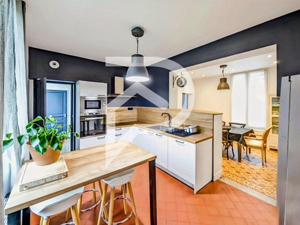 Maison 10 pièces 307 m2