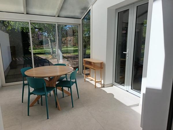 Maison rénovée, quatre chambres, garage, jardin