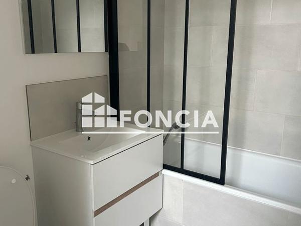 Location Studio 35.1 m² - 6ème ETAGE - PORTE 31 Niort 79000