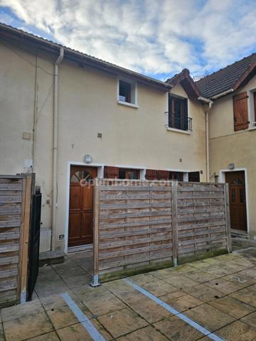 Appartement 4 pièces de 79 m2 en duplex avec parkings à vendre à CARRIERES SOUS POISSY (78)