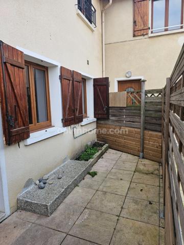 Appartement 4 pièces de 79 m2 en duplex avec parkings à vendre à CARRIERES SOUS POISSY (78)