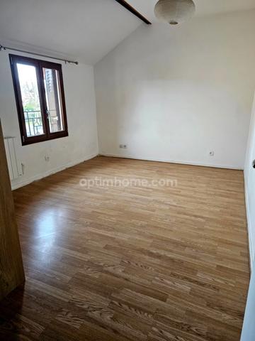 Appartement 4 pièces de 79 m2 en duplex avec parkings à vendre à CARRIERES SOUS POISSY (78)