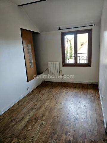 Appartement 4 pièces de 79 m2 en duplex avec parkings à vendre à CARRIERES SOUS POISSY (78)