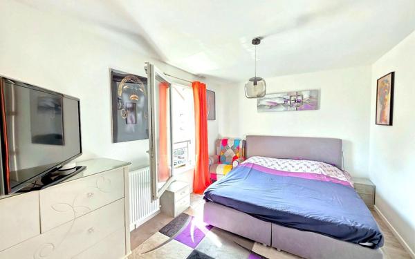 Maison à vendre    5 pièces •  Épône