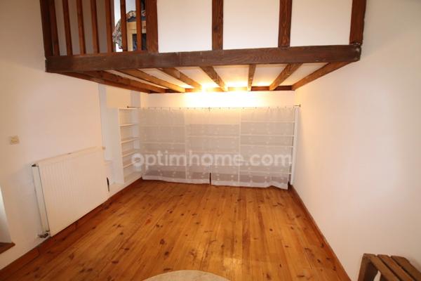 ORLEANS ST MARCEAU, proche centre ville d'Orléans, Vaste appartement T2 Bis de charme en excellent état