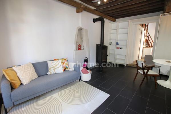 ORLEANS ST MARCEAU, proche centre ville d'Orléans, Vaste appartement T2 Bis de charme en excellent état