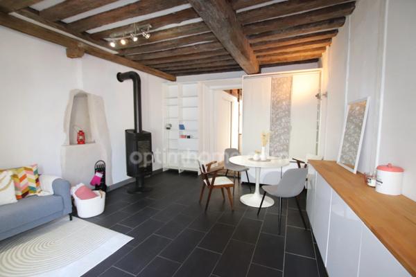ORLEANS ST MARCEAU, proche centre ville d'Orléans, Vaste appartement T2 Bis de charme en excellent état