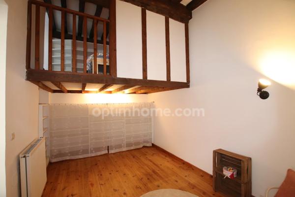 ORLEANS ST MARCEAU, proche centre ville d'Orléans, Vaste appartement T2 Bis de charme en excellent état