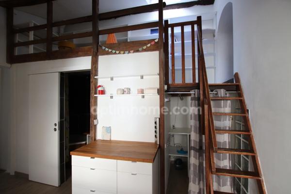 ORLEANS ST MARCEAU, proche centre ville d'Orléans, Vaste appartement T2 Bis de charme en excellent état