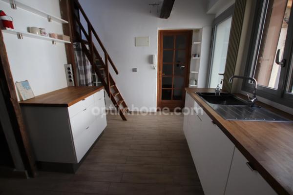 ORLEANS ST MARCEAU, proche centre ville d'Orléans, Vaste appartement T2 Bis de charme en excellent état