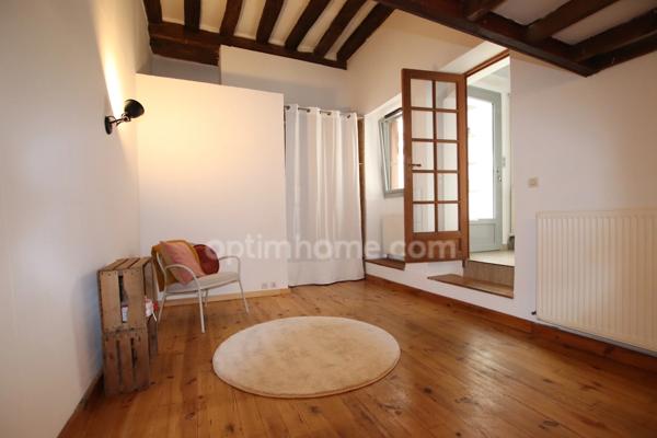 ORLEANS ST MARCEAU, proche centre ville d'Orléans, Vaste appartement T2 Bis de charme en excellent état
