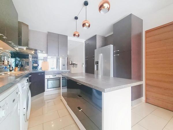 Appartement avec cave et parkings