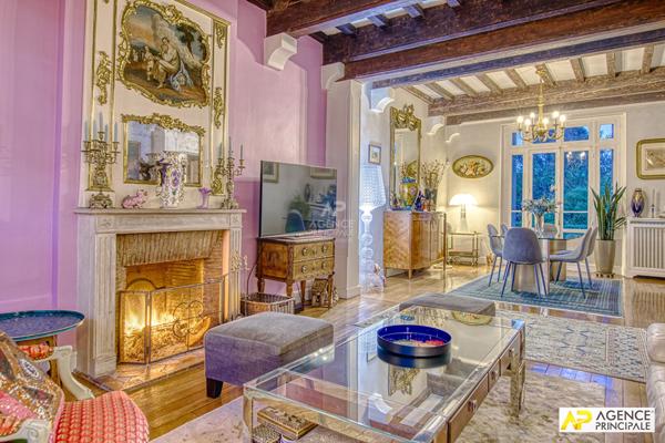 Versailles Rive-Droite Maison 8 pièces 290 m² au sol sur parcelle de 500 m² avec grand garage. €2 450 000 ** - Référence 26608