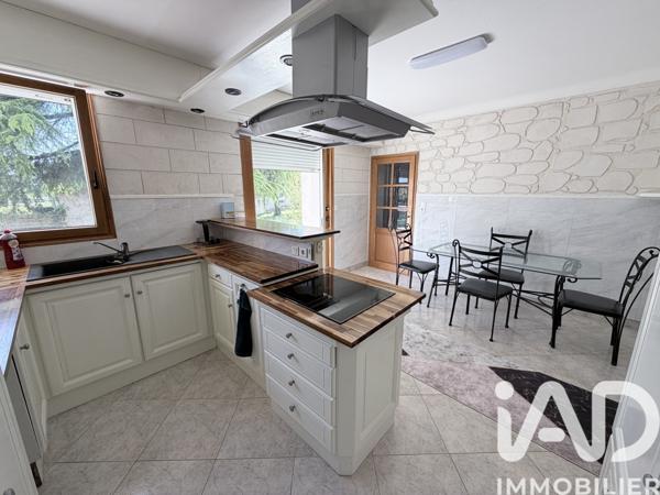 Maison à vendre 10 pièces 238 m² La Bruffière
