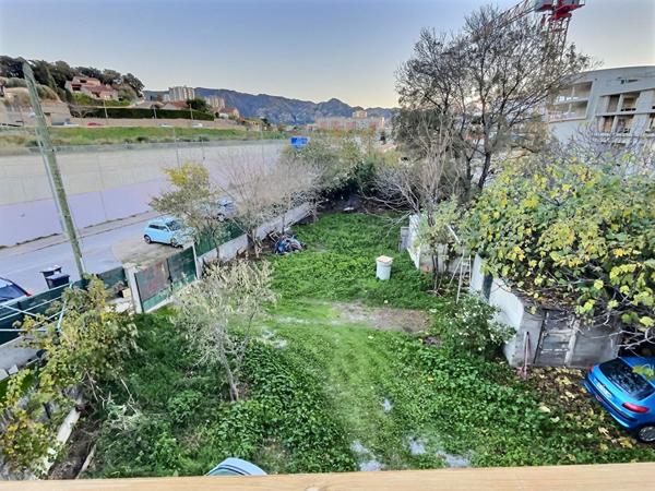 Maison Marseille 4 pièce(s) 80 m2 sur terrain de 735 M2
