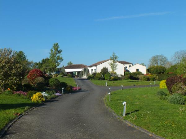 Propriété à vendre 17 pièces proche de SEMUR EN AUXOIS (21)