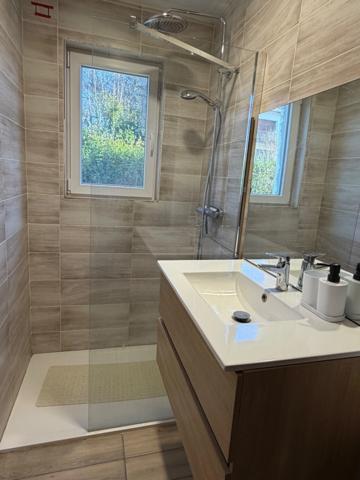 PAVILLON DE PLAIN PIED AVEC GARAGE ET JARDIN