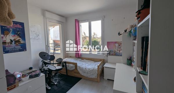 Location Appartement 3 pièces 68.23 m² - Achères 78260