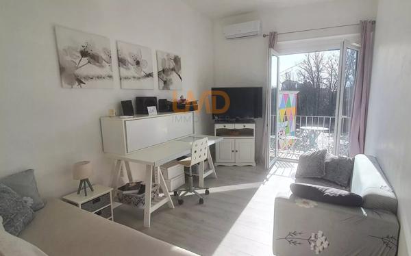 Maison de ville avec vue sur rivière