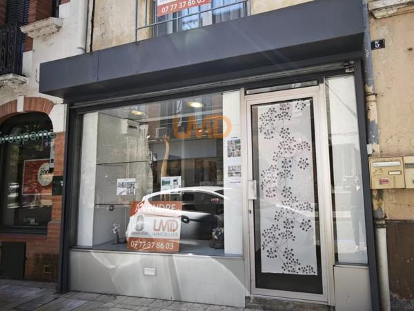 Maison de ville avec vue sur rivière