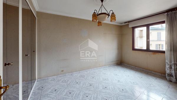 Appartement Paris 4 pièces  81 m2 A RENOVER