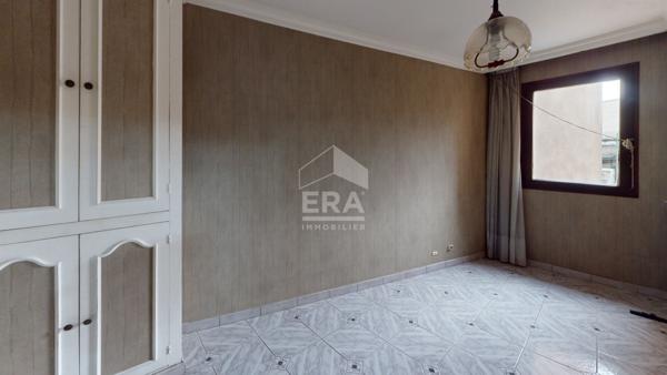 Appartement Paris 4 pièces  81 m2 A RENOVER