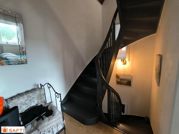 BELLE BATISSE EN PIERRE + FUTUR GITES OU BUREAU