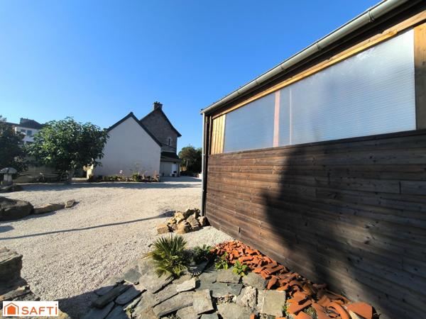 BELLE BATISSE EN PIERRE + FUTUR GITES OU BUREAU