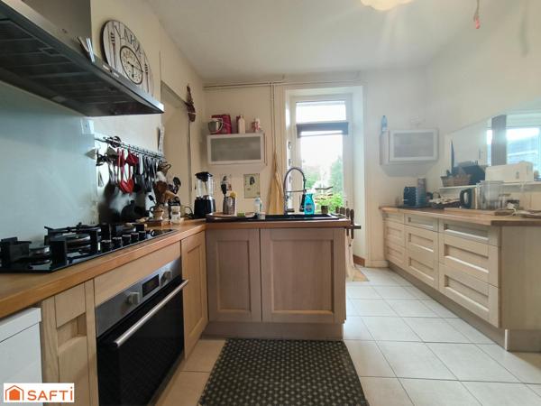 BELLE BATISSE EN PIERRE + FUTUR GITES OU BUREAU