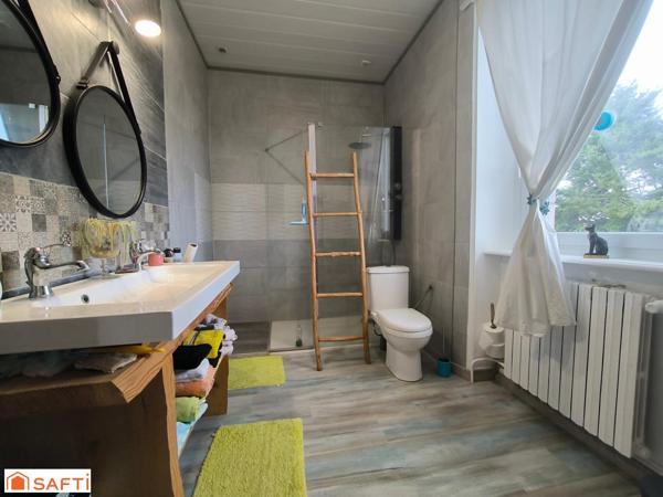 BELLE BATISSE EN PIERRE + FUTUR GITES OU BUREAU