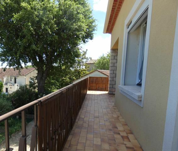 Maison à vendre    7 pièces •  Laudun-l'Ardoise