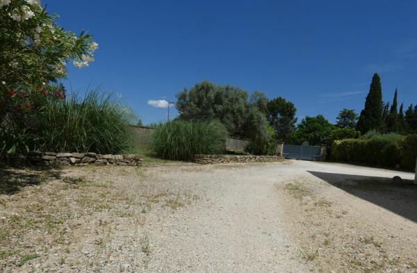 Maison à vendre    7 pièces •  Laudun-l'Ardoise