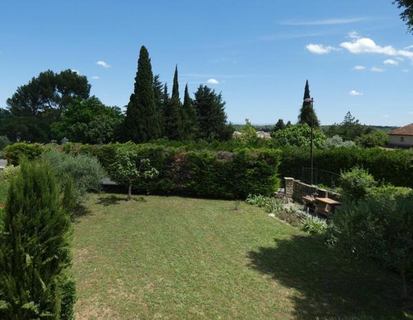 Maison à vendre    7 pièces •  Laudun-l'Ardoise