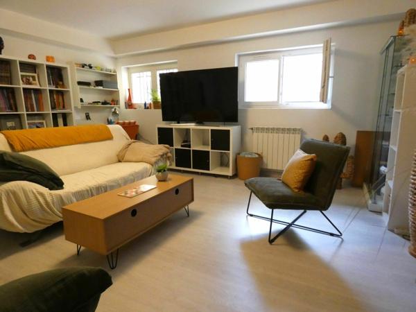 Maison à vendre    7 pièces •  Laudun-l'Ardoise