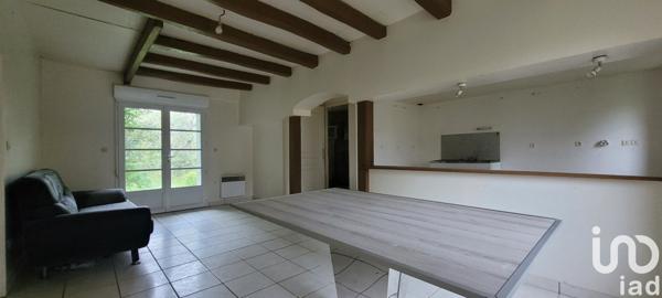 Maison de campagne 3 pièces de 65 m² à Saint-Pierre-les-Étieux (18210)