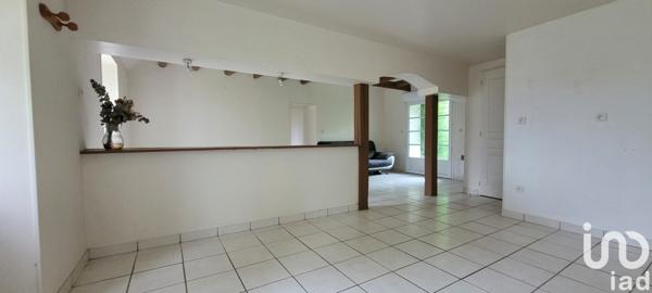 Maison de campagne 3 pièces de 65 m² à Saint-Pierre-les-Étieux (18210)