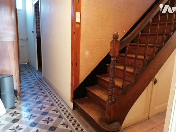 MAISON DE VILLE A RENOVER