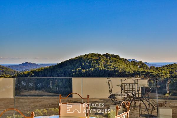 Maison contemporaine et sa vue époustouflante