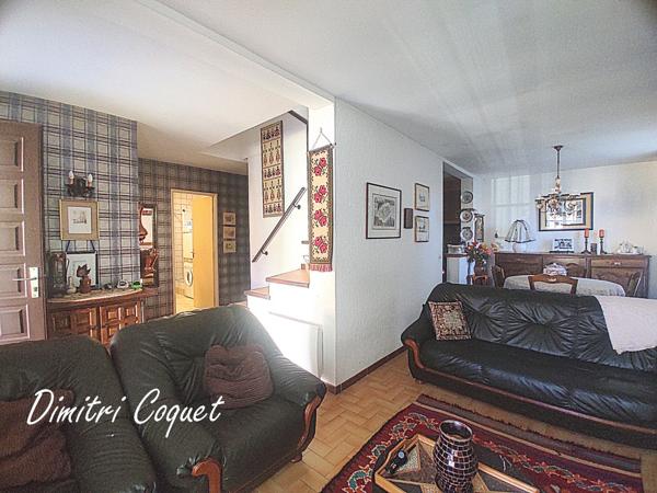 Maison 3 faces avec véranda et garage, rare sur le secteur !