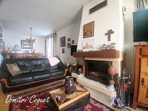 Maison 3 faces avec véranda et garage, rare sur le secteur !