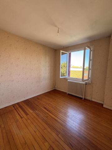 Maison
         6 pièces
        - 133 m² 441 000 € *