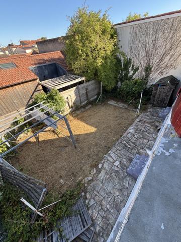 Maison
         6 pièces
        - 133 m² 441 000 € *