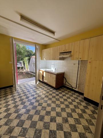 Maison
         6 pièces
        - 133 m² 441 000 € *