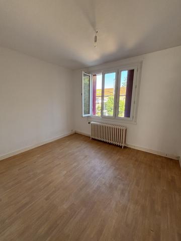 Maison
         6 pièces
        - 133 m² 441 000 € *