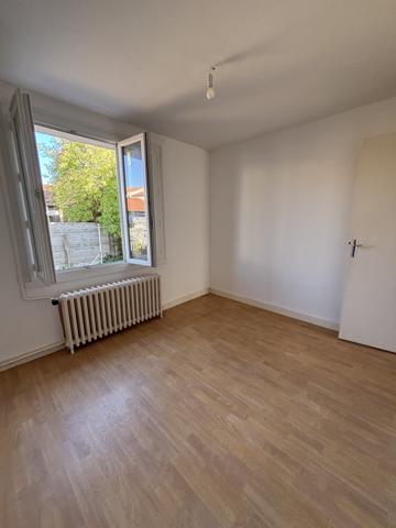 Maison
         6 pièces
        - 133 m² 441 000 € *
