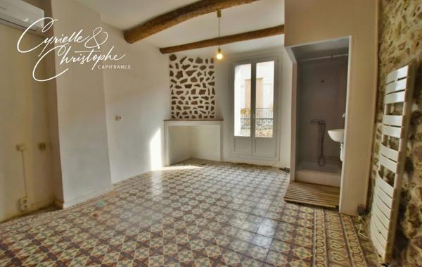 SAINT-ANDRE DE SANGONIS (34725), à louer à maison de village 74m² Carrez, 2 chambres et  1 bureau avec petite cour privative