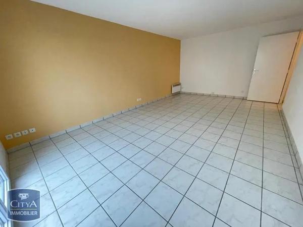 Appartement à louer 2 pièces 47.18m² Vendôme (41100)