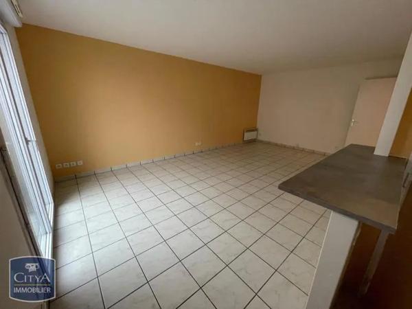 Appartement à louer 2 pièces 47.18m² Vendôme (41100)