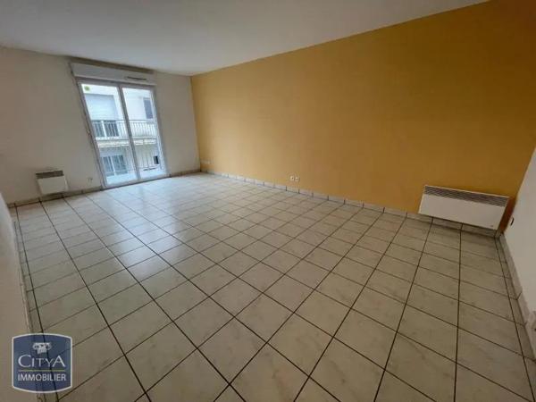 Appartement à louer 2 pièces 47.18m² Vendôme (41100)
